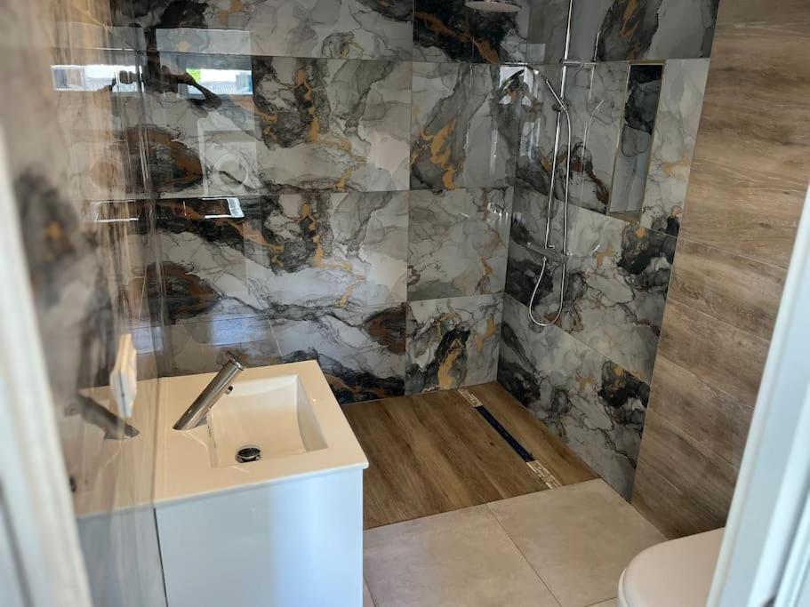 Maisonnette Avec Terrasse Avec Spa Privatif Lutterbach Εξωτερικό φωτογραφία